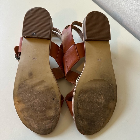 Loft Criss Cross Tan Buckle Sandal. Size 8. - Picture 5 of 5